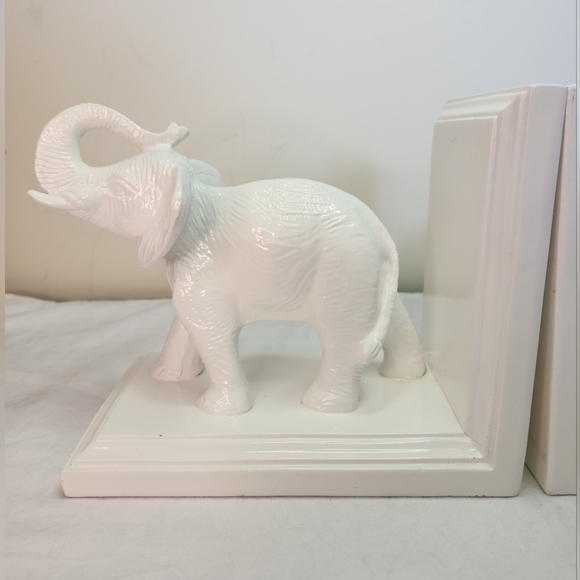 Torre & Tagus white elephant bookends - Picture 4 of 14